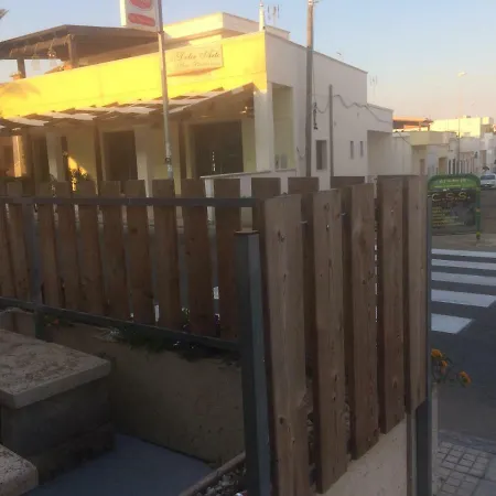 Strada Provinciale 215 شقة